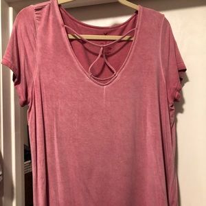 Women’s V-neck strapy shirt